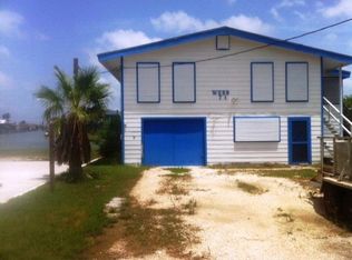 71 Belaire Dr, Rockport, TX 78382
