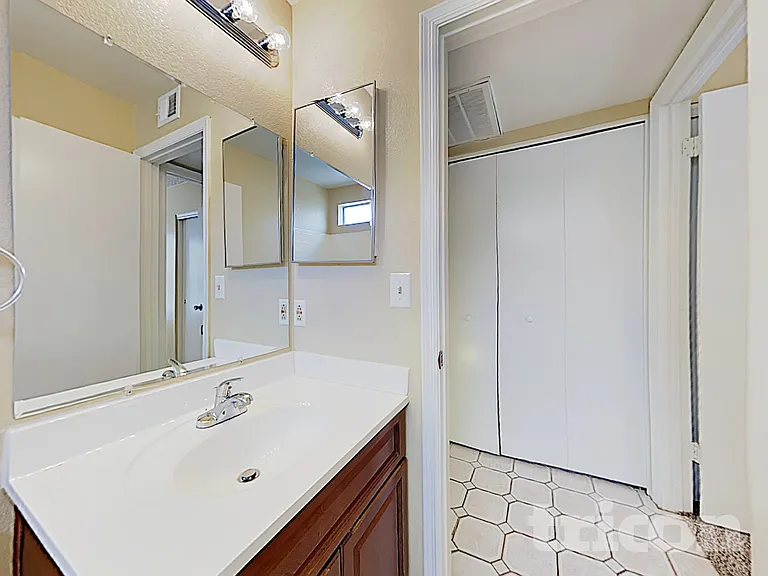 18815 N 45th Dr — Photo 10