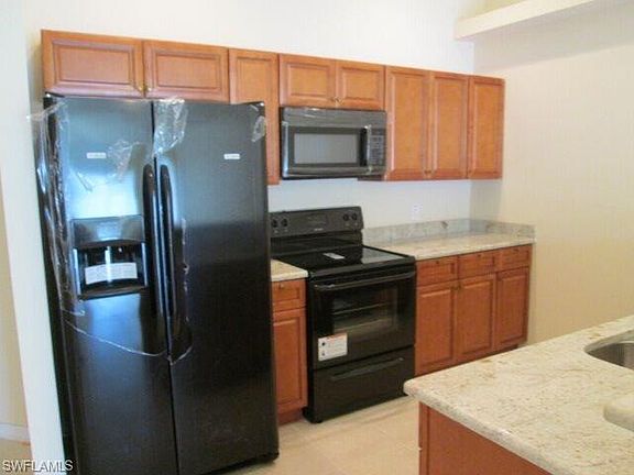 4th image of 3316 SW 7th Pl