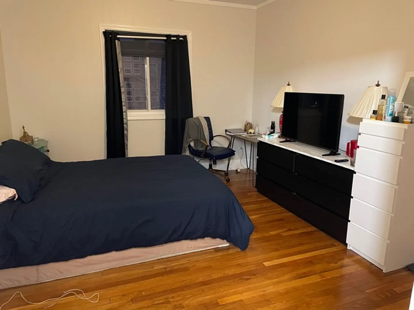 Hot Brookline 5 bed 2 bath — Photo 3