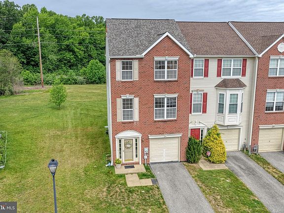 2nd image of 8 Dolmen Ln