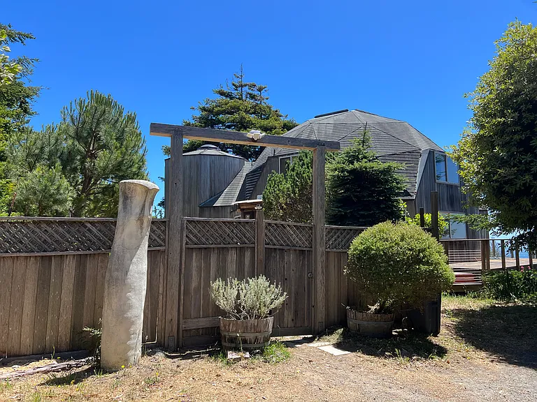 Iversen Dr — Photo 21
