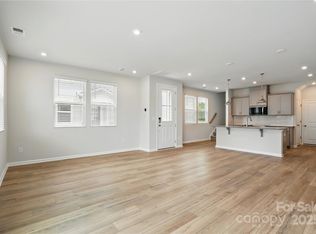 2100 Vinyasa Ln, Charlotte, NC 28215