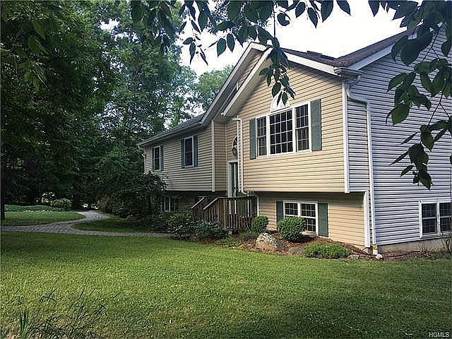 2nd image of 4 Beech Acres Dr
