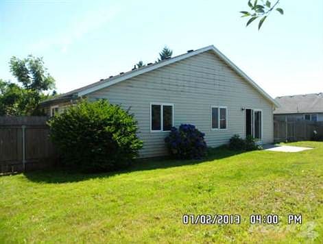 2nd image of 10718 NE 81st Way