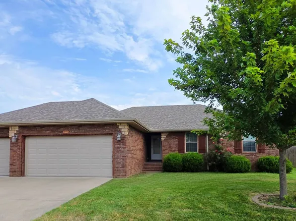 301 W Corsica St, Republic, MO 65738