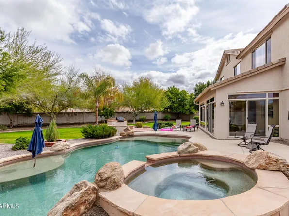 8408 W Midway Ave, Glendale, AZ 85305