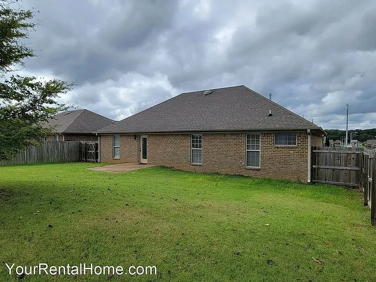 82 Grove Hill Ln — Photo 25