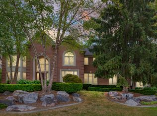 4947 Adams Pointe Ct, Troy, MI 48098