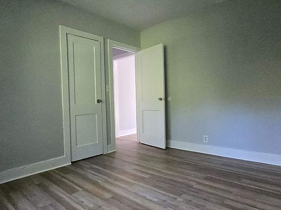 1st bedroom-view-4