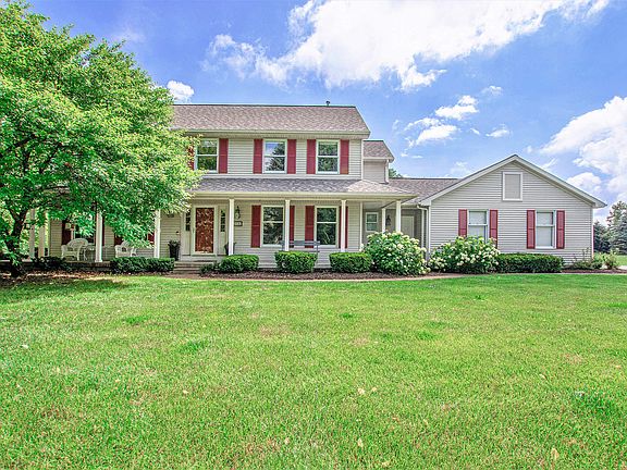 3rd image of 3532 Westcott Dr SE
