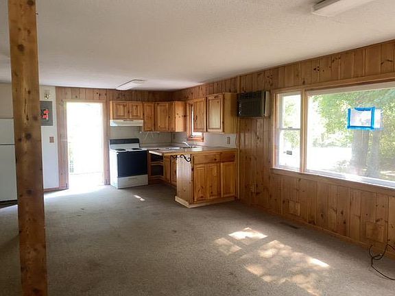 living/kitchen