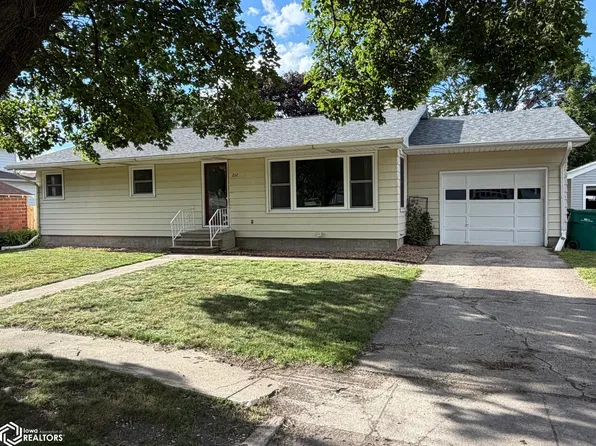 212 E 4th St, Kanawha, IA 50447