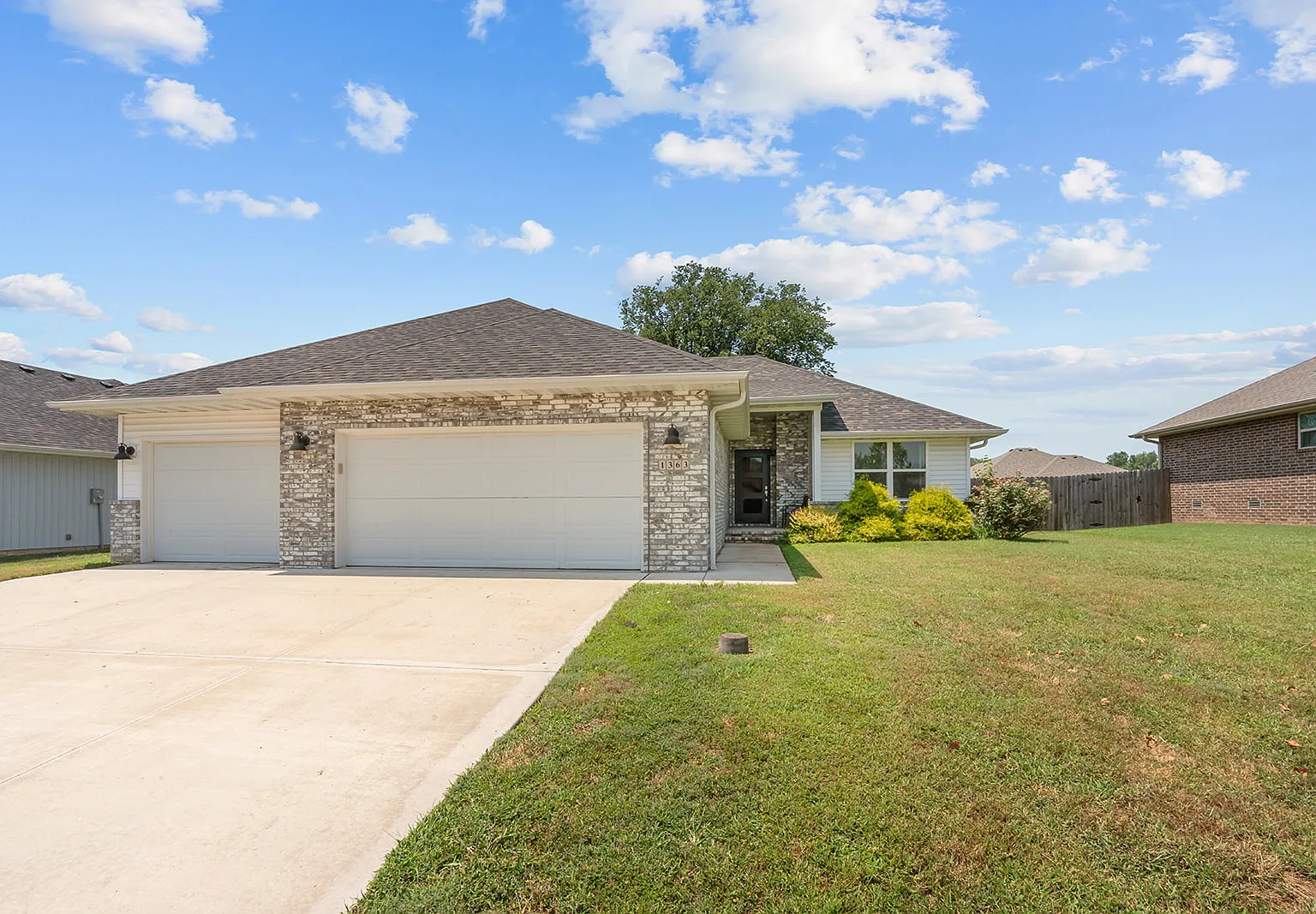 3 bed, 1706 sqft, $1,950 — Photo 1