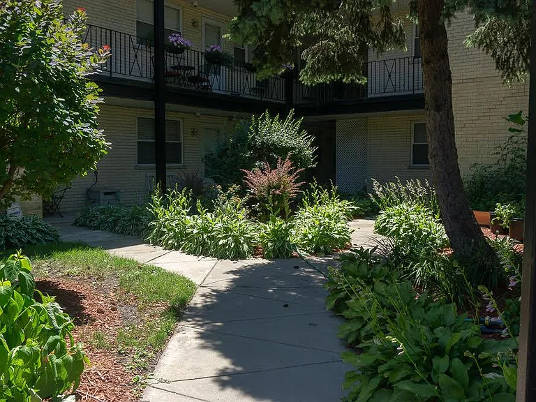 4056 N California Ave #3B — Photo 1
