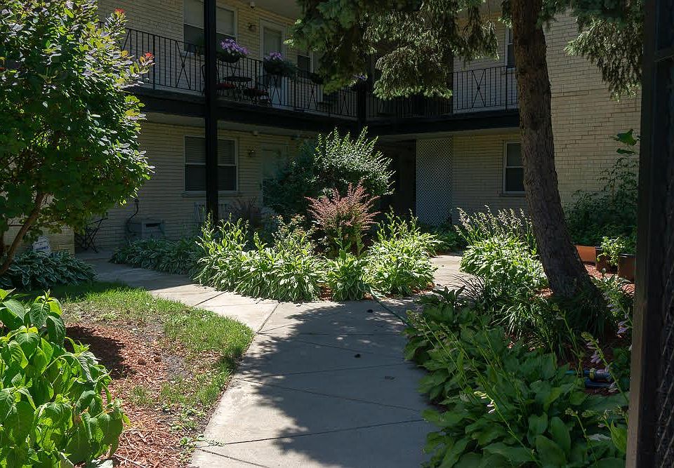 1st image of 4056 N California Ave APT 3B