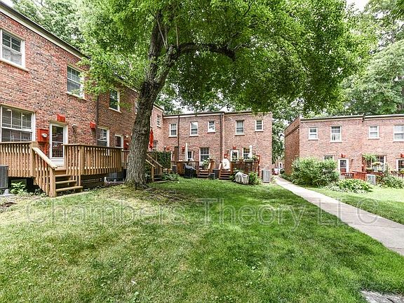 5th image of 1400 S Barton St APT 432