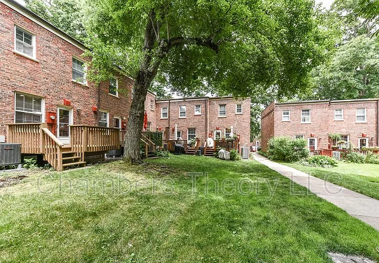 1400 S Barton St #432 — Photo 5