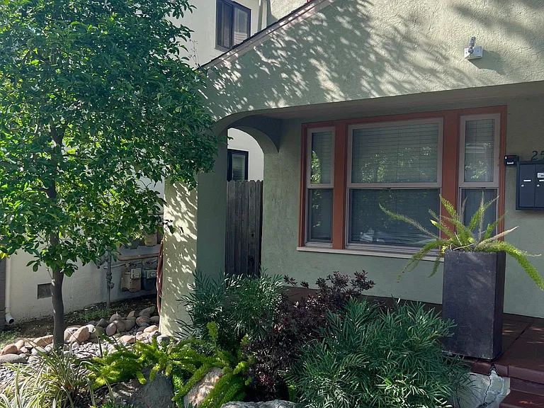 2527 O St #3 — Photo 14