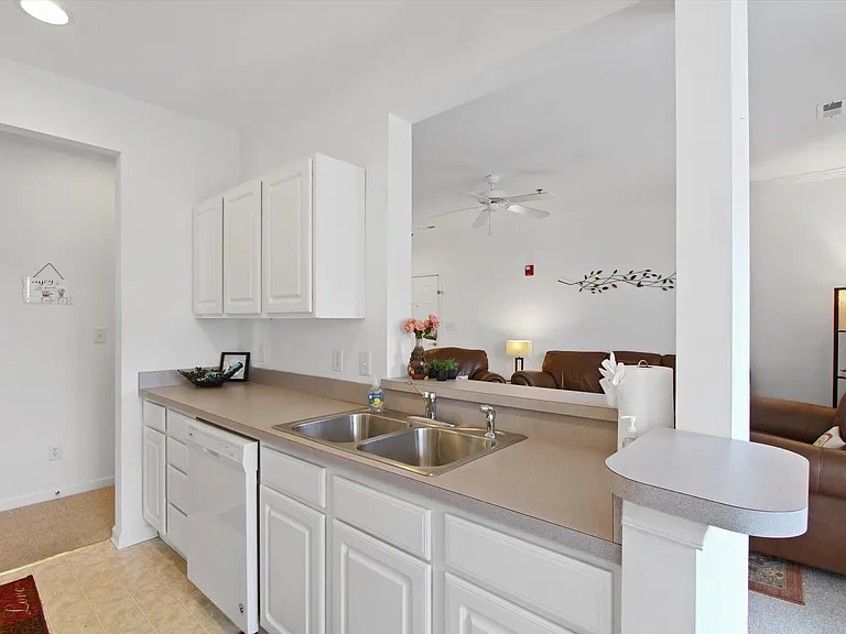 35542 E Atlantic Cir — Photo 2