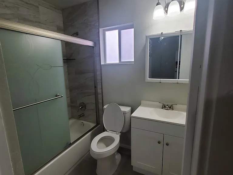 904 Coal Ave SW — Photo 12