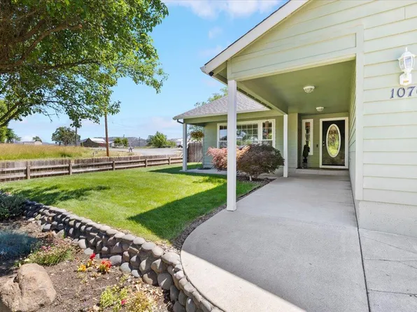 1070 Havenwood Dr, Eagle Pt, OR 97524