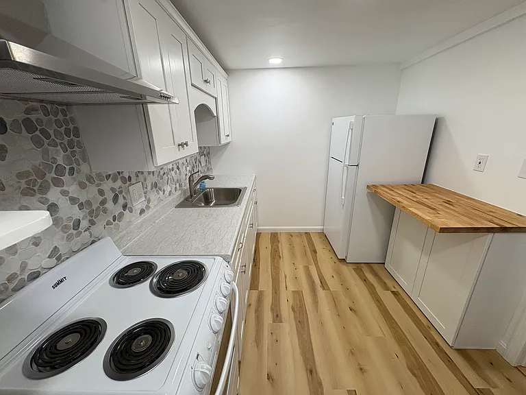 219 Seaside Ave — Photo 7