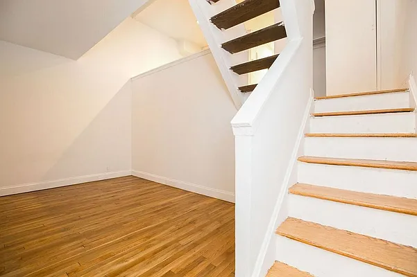 Rented by REAL New York | media 18