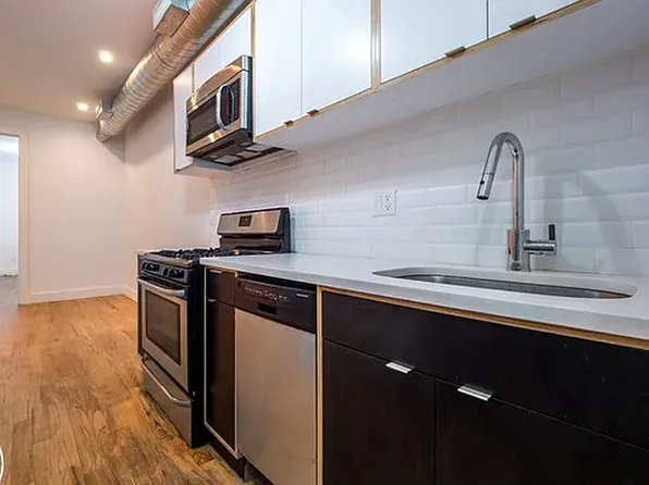379 Menahan St #3R, Brooklyn, NY 11237