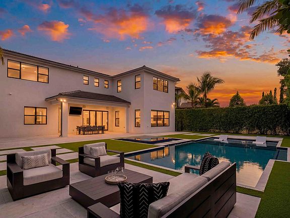 3rd image of 17558 Cadena Drive