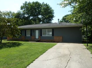 403 Lathrop St, Olney, IL 62450