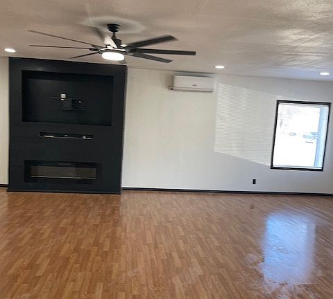 5th image of 1102 N Oklahoma Ave