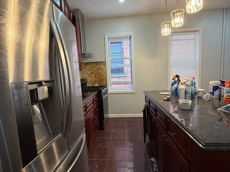 23-28 28th St #1A — Photo 2