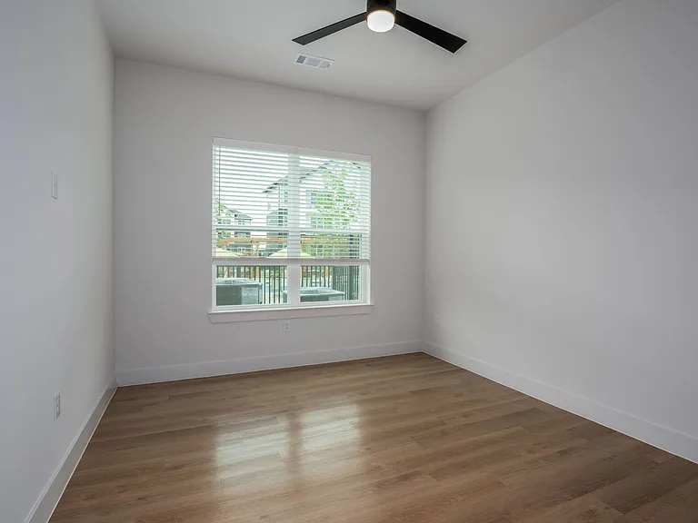 Range Vista — Photo 19