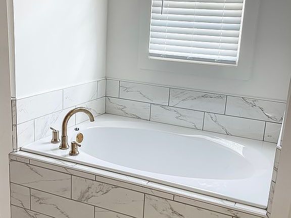 Master Tub 