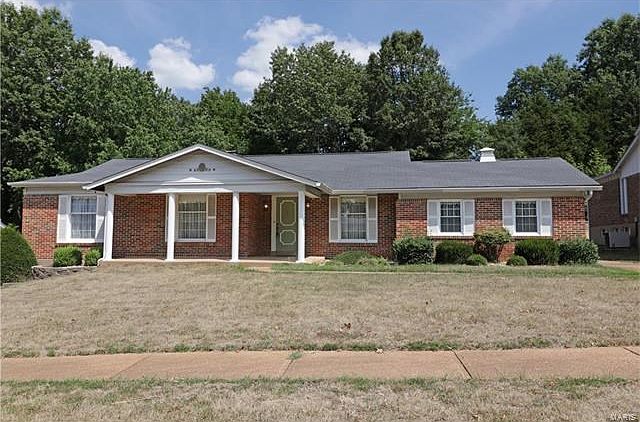All brick 3 bed, 2 bath home