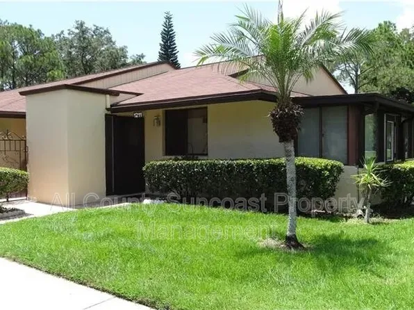1211 11th Cir SE, Largo, FL 33771