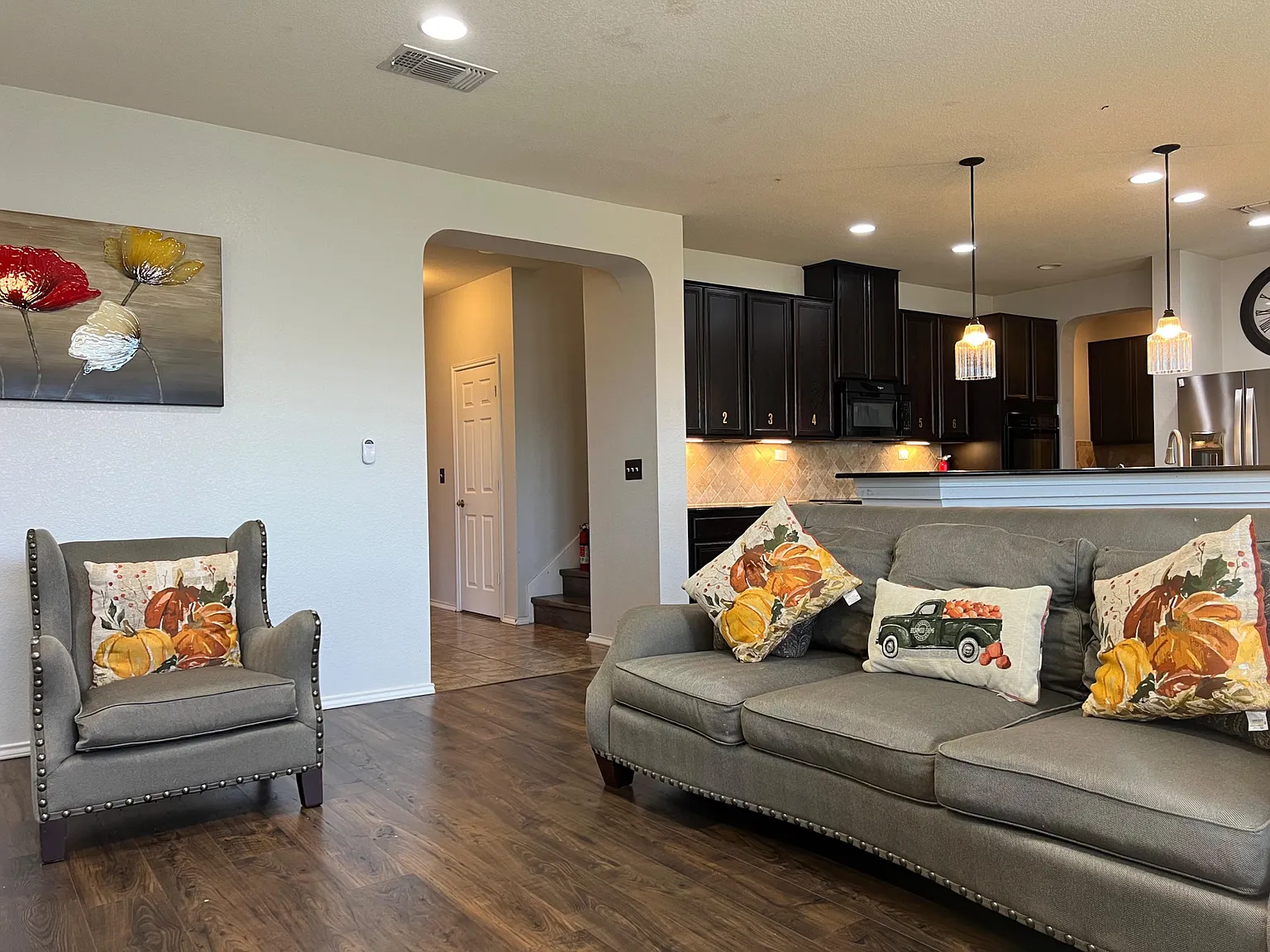 4 bed, 3.5 bath, 3498 sqft, $659 — Photo 4