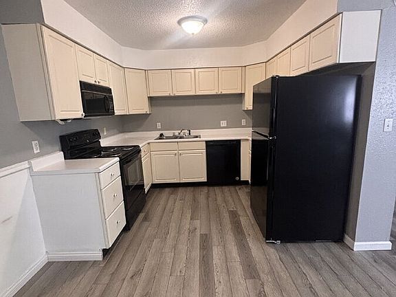 5th image of 1521 Marcella St APT 1B