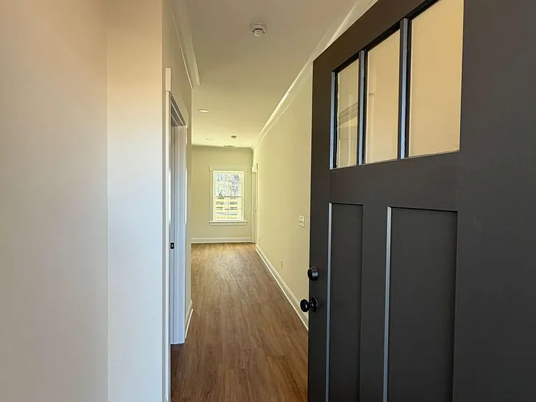 113 Longpoint Dr #B — Photo 2