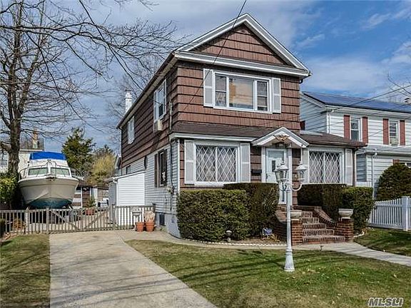 2nd image of 543 Dubois Ave