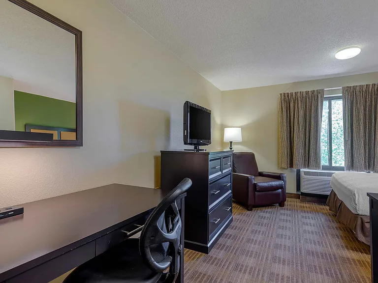 Studio Suite - 1 Queen Bed