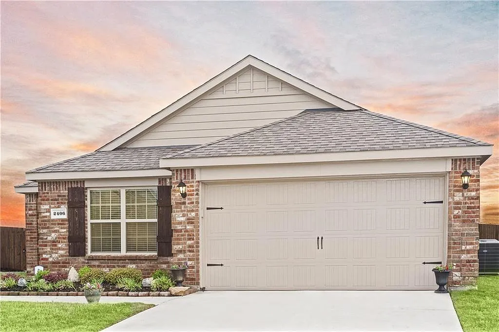 4 bed, 1645 sqft, $1,800 — Photo 1