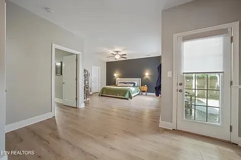 10816 Meriwether Ln — Photo 13