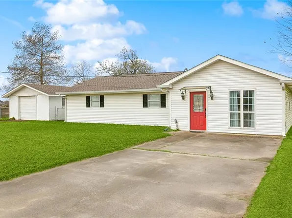 2771 Admirals Landing St, Paulina, LA 70763