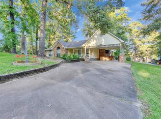 185 Lake Dr, Onalaska, TX 77360