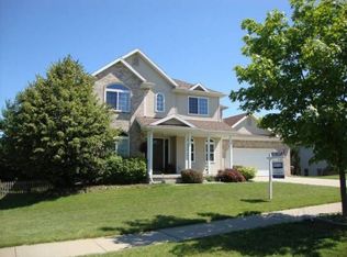 5308 Chantilly Ln, Haslett, MI 48840