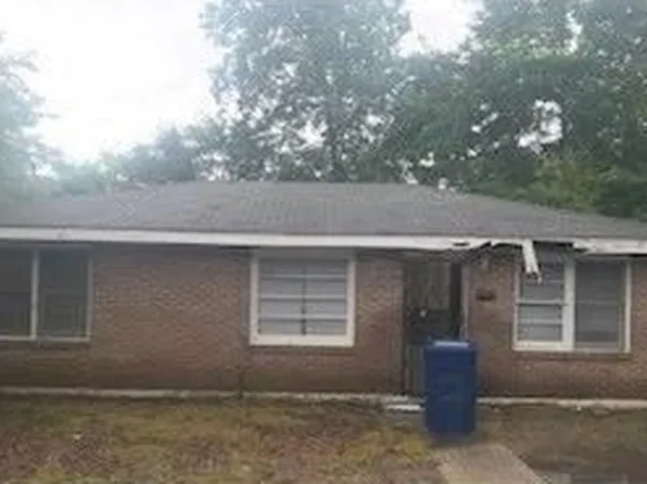 1709 Charlevoix St, Bogalusa, LA 70427