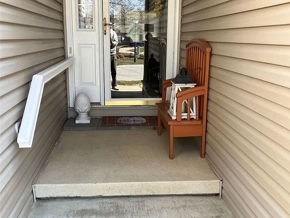 5th image of 1477 Waters Edge Dr