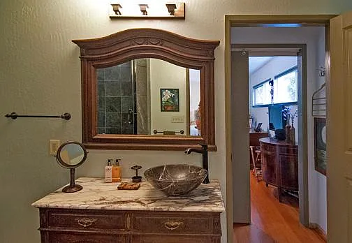 2nd bathroom with exit into 2nd bedroom